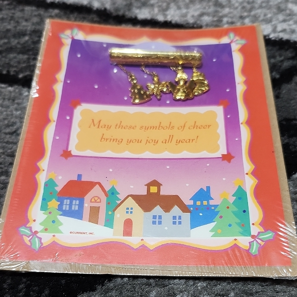 VINTAGE CHRISTMAS CARD & GOLD-TONE METAL BAR DANGLE CHARMS BROOCH PIN 1980'S